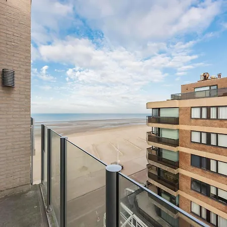 In Belgium With Sea View, Cleaning Included Apartamento *