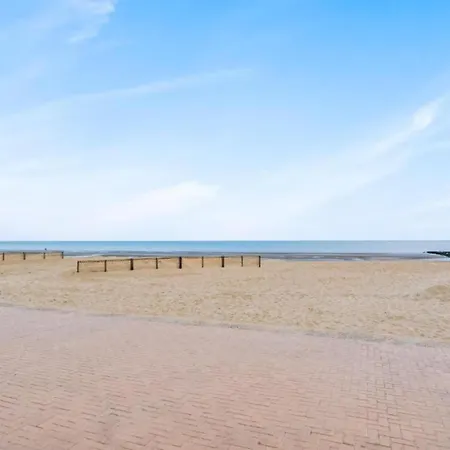 Apartamento In Belgium With Sea View, Cleaning Included *